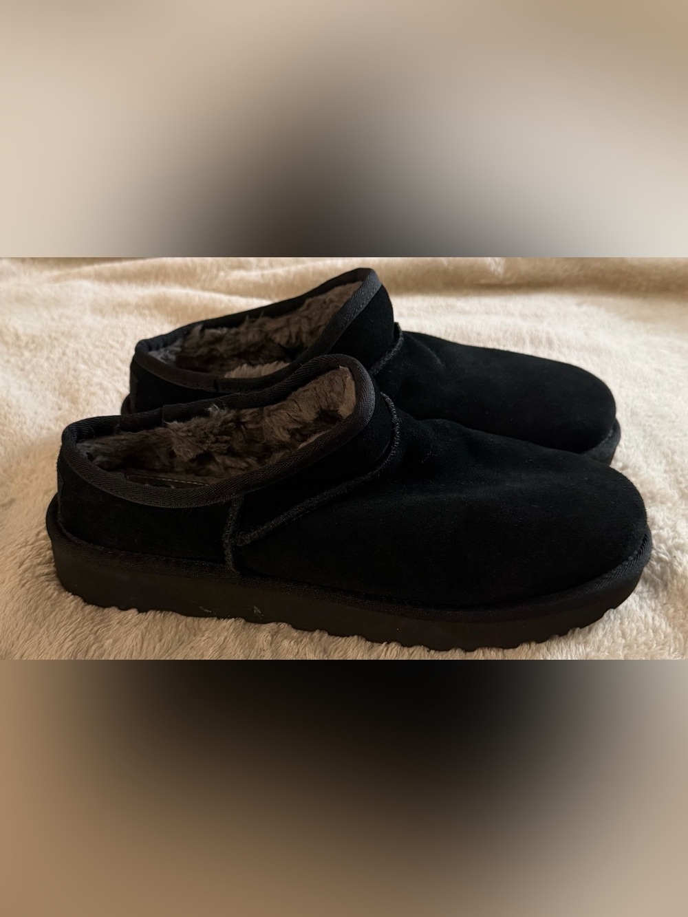 UGG Tasman Slipper Black Shearling Lined Boots US 11w/9.5m